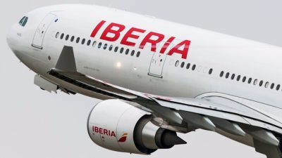 Iberia cancela 26 vuelos este jueves por la huelga de controladores en Francia
